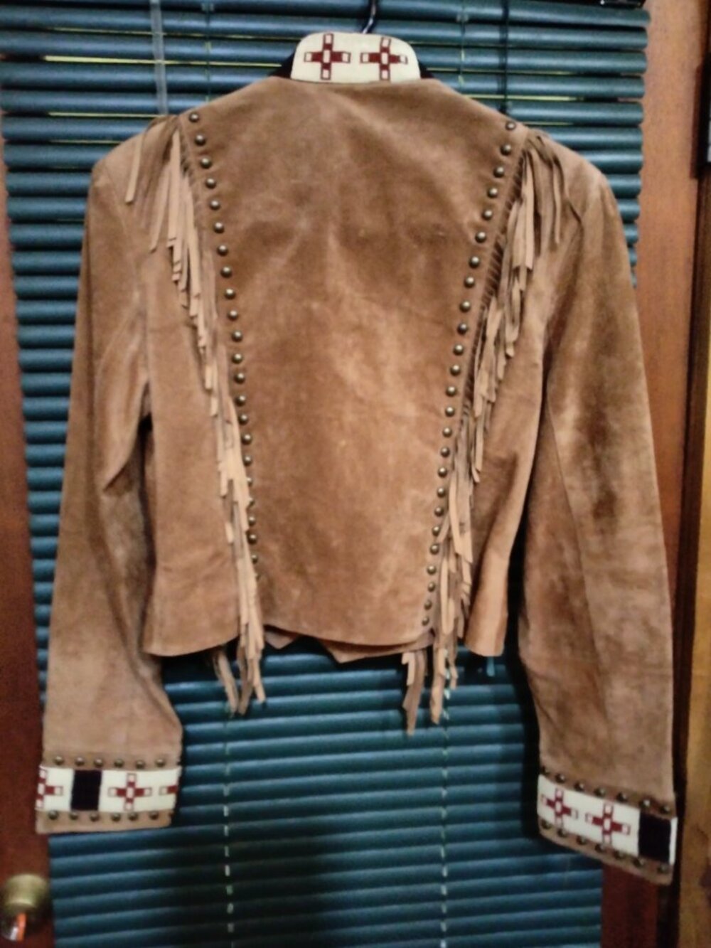 Vintage Sitting Bull Style Beaded And Studded Suede Jacket Size S - Picture 2 of 9